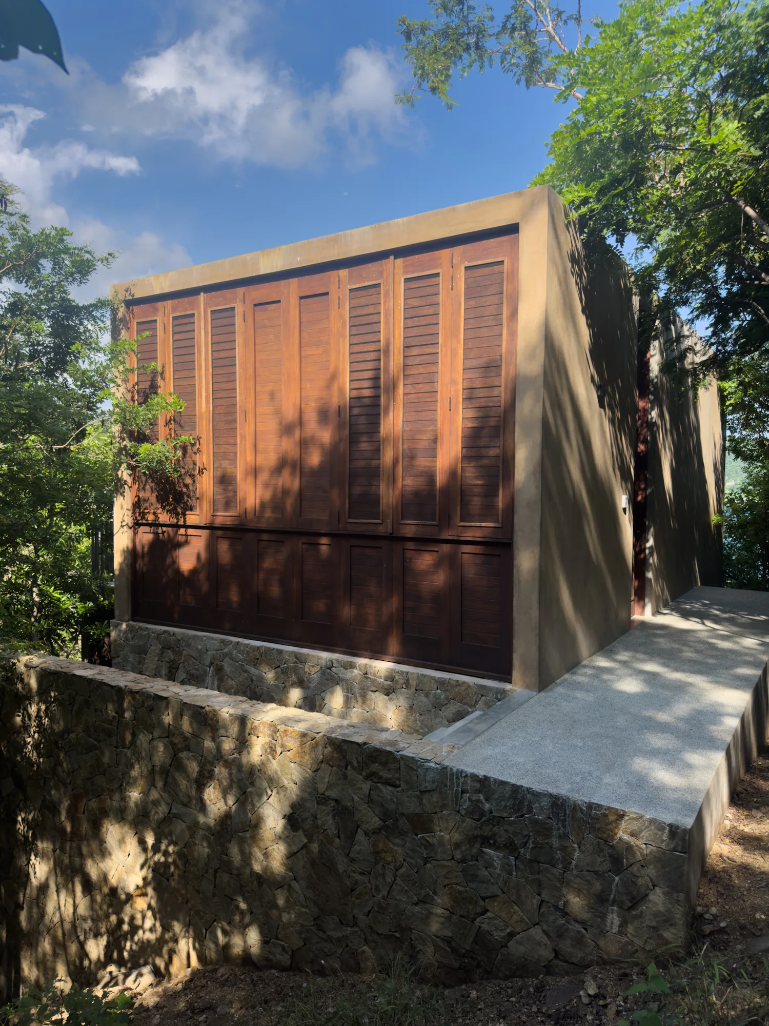 Casa Yuu’Kee — Fachada de madera